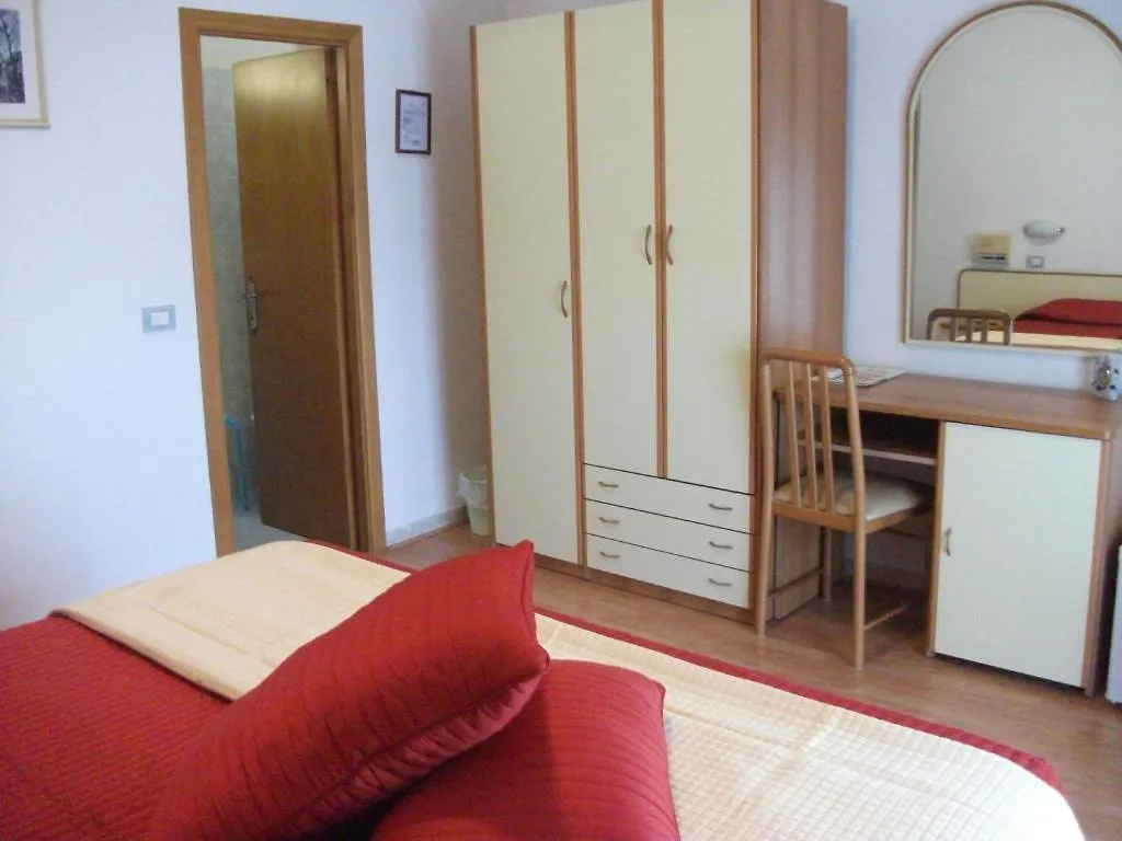 Hotel Tirrenia Chianciano Terme 3*,